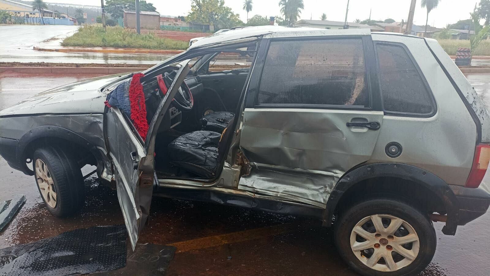Imagem de compartilhamento para o artigo Acidente entre dois carros deixa mulher ferida em Costa Rica da MS Todo dia